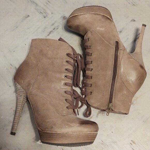 Luxury RebelMouse Ricki Leather Lace Up Platform Ankle Boots/Booties - Picture 2 of 9